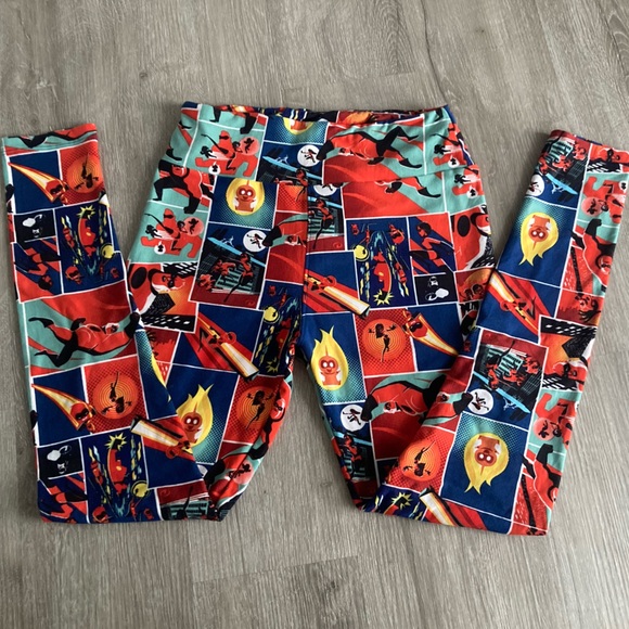🦸🏻‍♀️ Disney Incredible Comic Book Lularoe OS Leggings - Picture 3 of 6